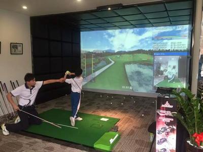如歌高尔夫模拟系统助力教练李官达 转型球馆经营