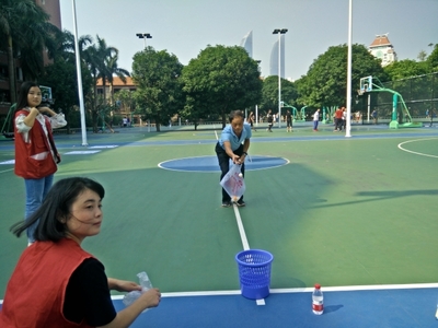 为霞尚满天 健身竞风流