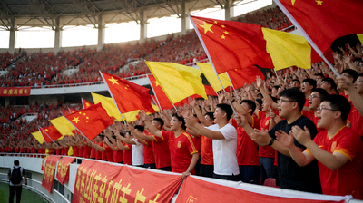 世界杯预选赛亚洲区赛场中国队比赛现场球迷助威的画面